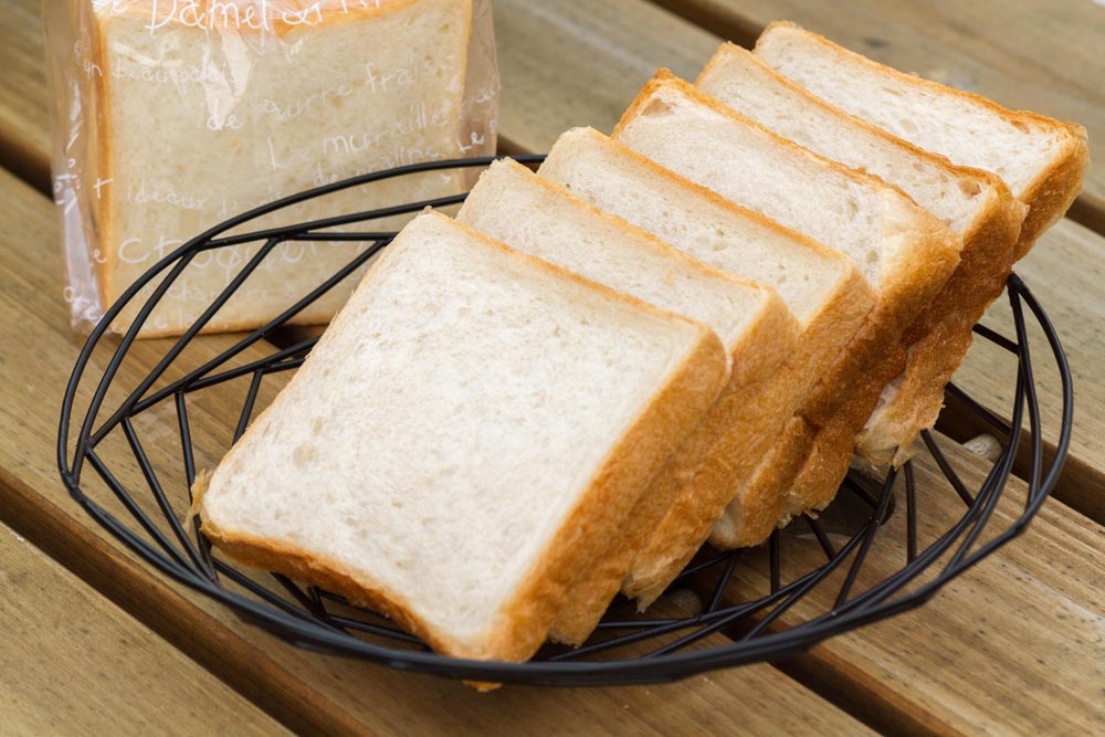 国産小麦の全粒粉食パン